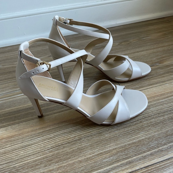 Michael Kors Beige Sandals - Picture 5 of 14